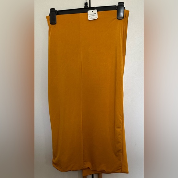 NWT FASHION NOVA Women’s Looking Amazing Skirt Set Mustard Size M - Picture 11 of 11